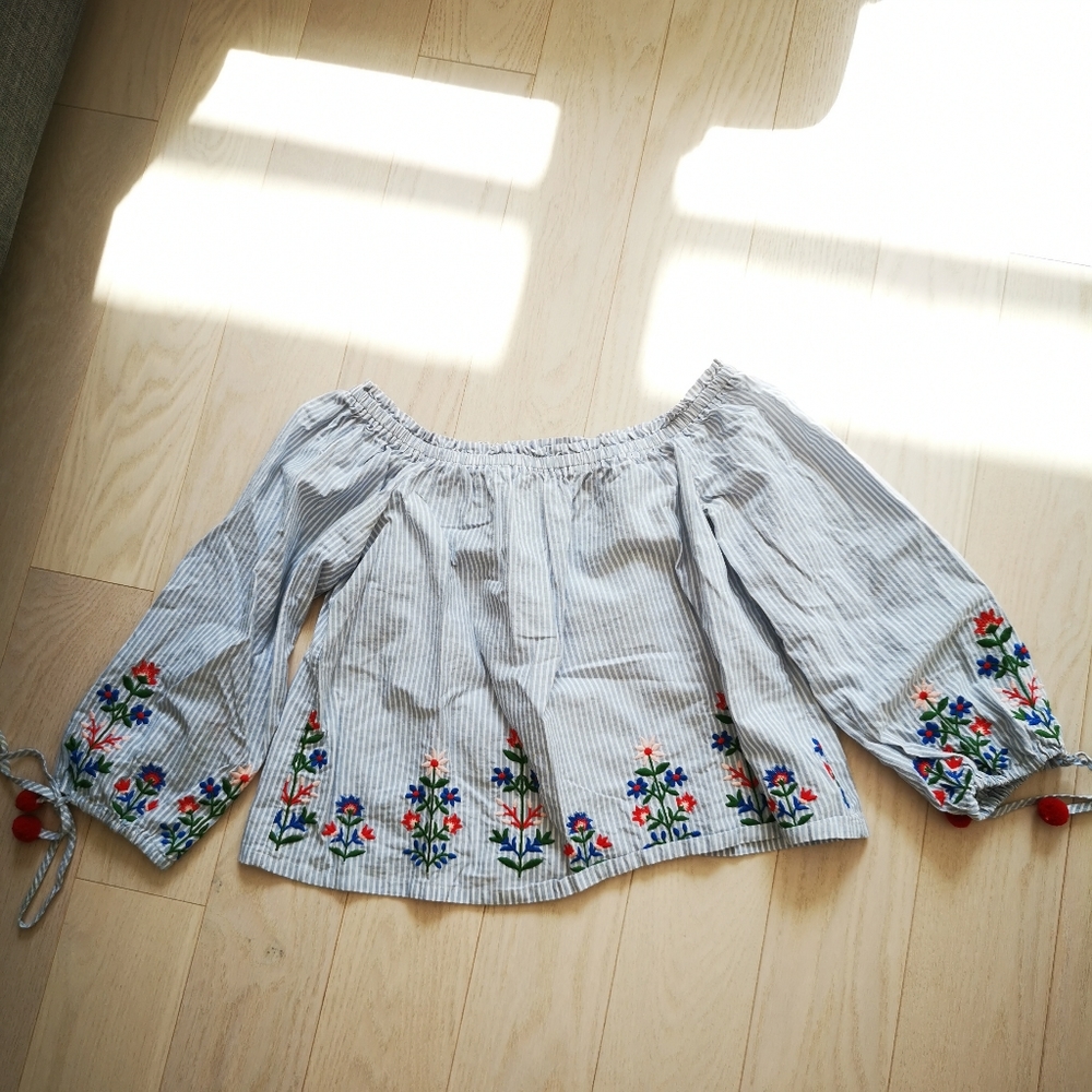 Forever 21 Off-shoulder Embroidery Cropped Shirt